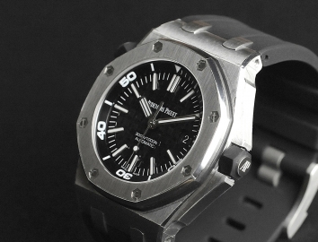 Audemars Piguet Royal Oak Offshore Diver 42mm 15703ST