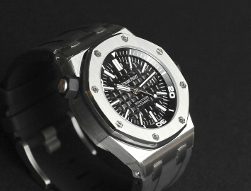 Audemars Piguet Royal Oak Offshore Diver 42mm 15703ST