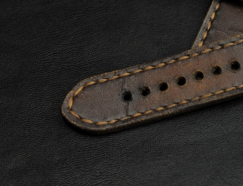 Gunny Straps Caitlin 4 Series (With Stitch)