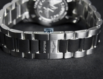 Longines Conquest Chronograph Blue Dial Stainless Steel Mens Watch 41mm L37004966