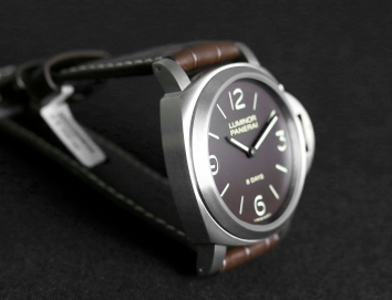 Panerai Luminor Base 8 Days Titanio 44mm PAM00562
