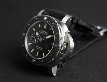 Panerai Luminor Submersible 1950 Amagnetic 3 Days Automatic Titanio 47mm PAM00389