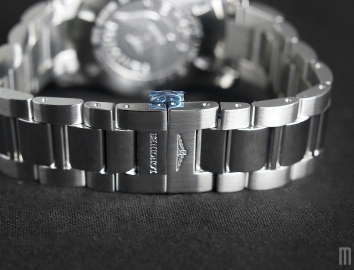 Longines Conquest Chronograph White Dial Stainless Steel Mens Watch 41mm L37004766