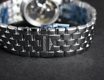 Longines Les Grandes Classiques Chronograph White Dial Steel Men's Watch 39mm L48034126